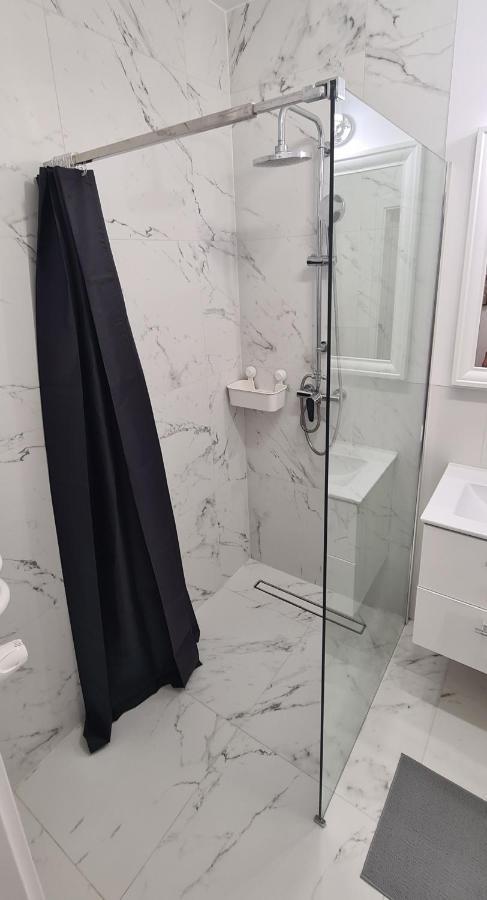 44 - Apartamenty Siedlce - Nowy Apartament W Centrum Przy Ul Czerwonego Krzyza Kültér fotó