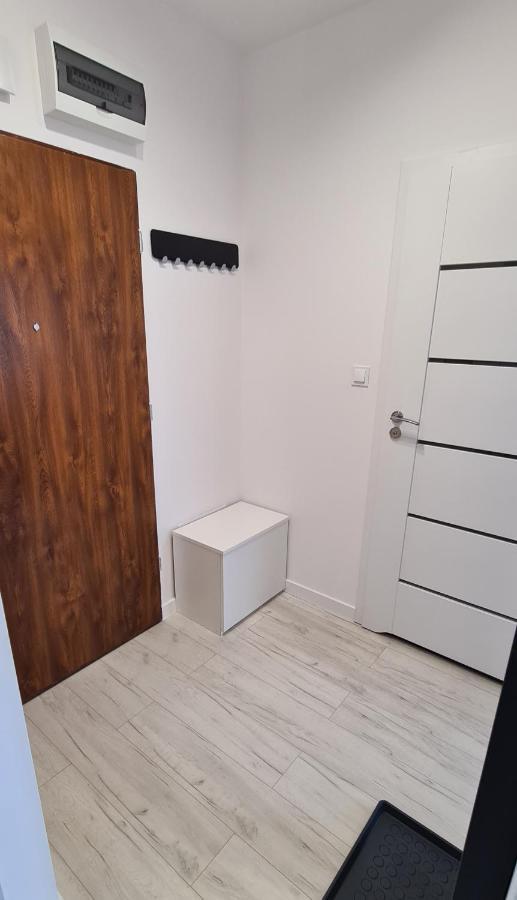 44 - Apartamenty Siedlce - Nowy Apartament W Centrum Przy Ul Czerwonego Krzyza Kültér fotó