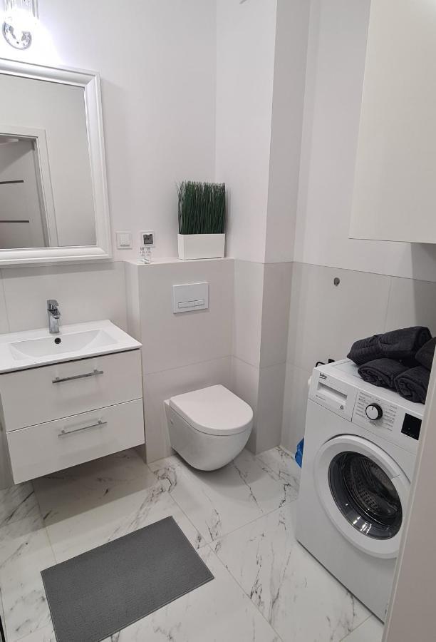 44 - Apartamenty Siedlce - Nowy Apartament W Centrum Przy Ul Czerwonego Krzyza Kültér fotó